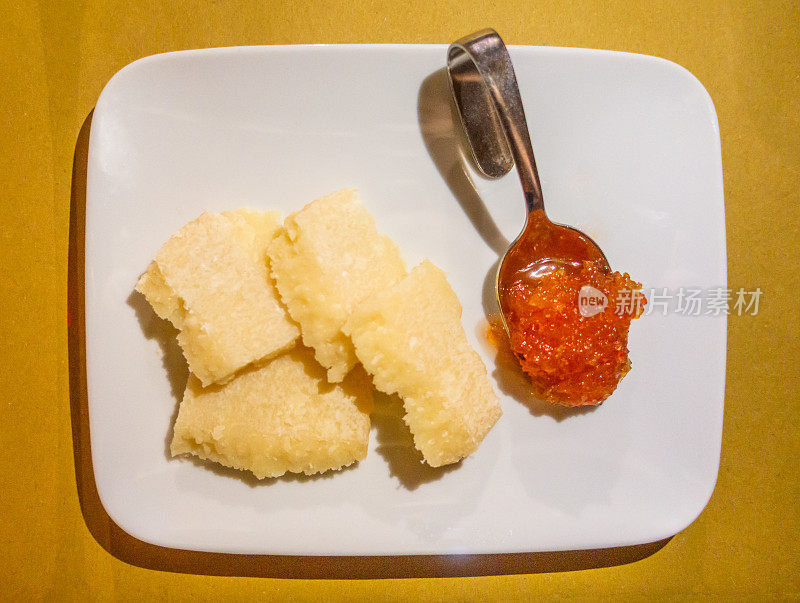 parmagano Reggiano奶酪配橘子酱